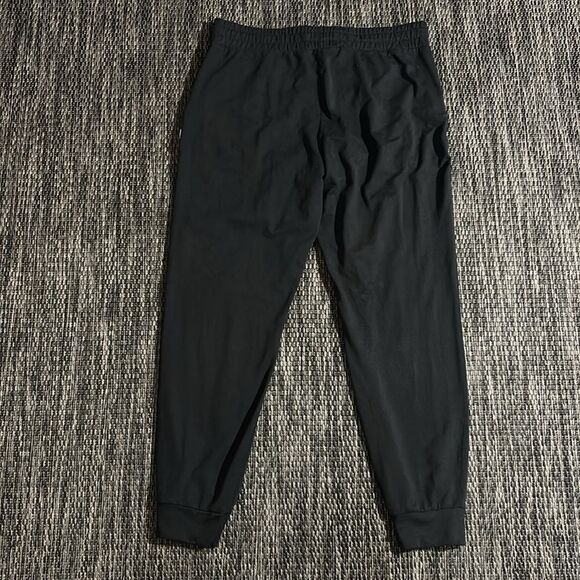 Vuori women’s performance joggers - Picture 2 of 8